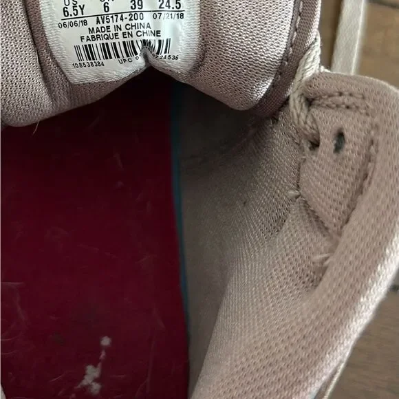 Nike Air Jordan 1 Silver Model AV5174-200 Youth Size 6.5 Y - Picture 7 of 9